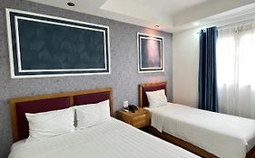 Khách sạn và Spa Holiday Suites